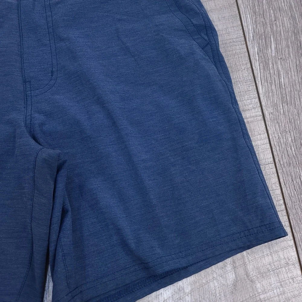 Huk Performance Fishing Shorts Men Size 34 Blue Heathered Stretch Hybrid Pockets - Picture 3 of 7